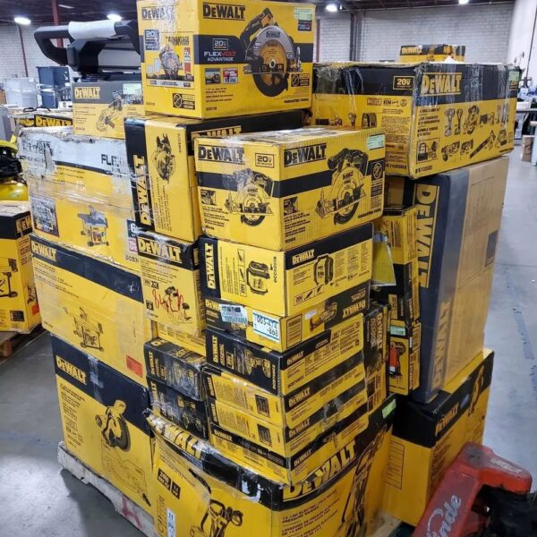 343106469_811792156448868_6914630494108585668_n DeWalt Tools