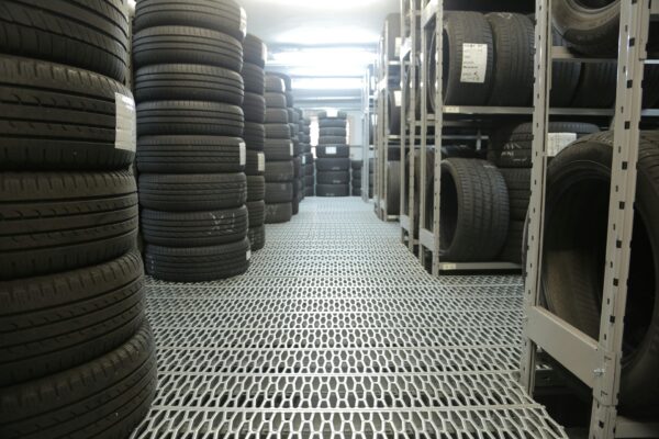 TELOS IMPORT AND EXPORT GmbH (5) Wheels & Tyres